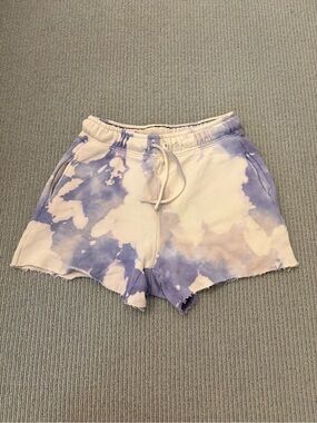 Cotton Citizen Tie-Dye Lounge Shorts in Lavender and Cream